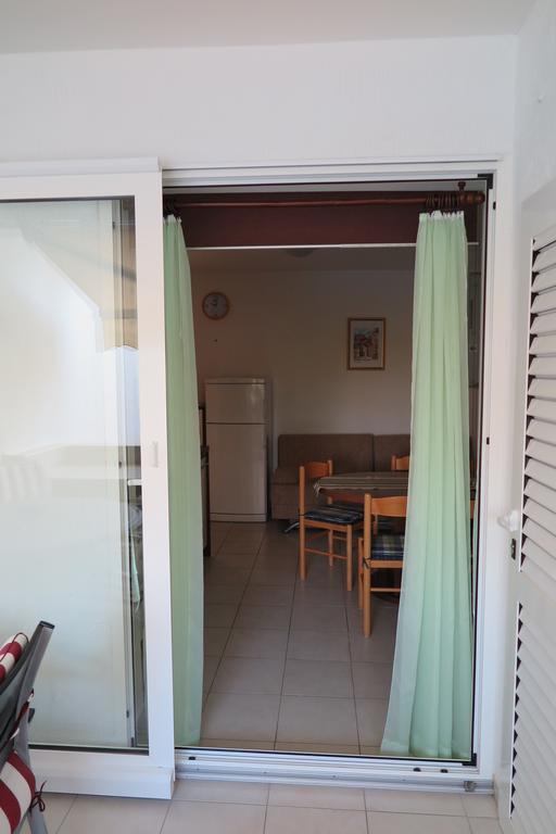 Apartment Omerovic Novalja Exterior photo