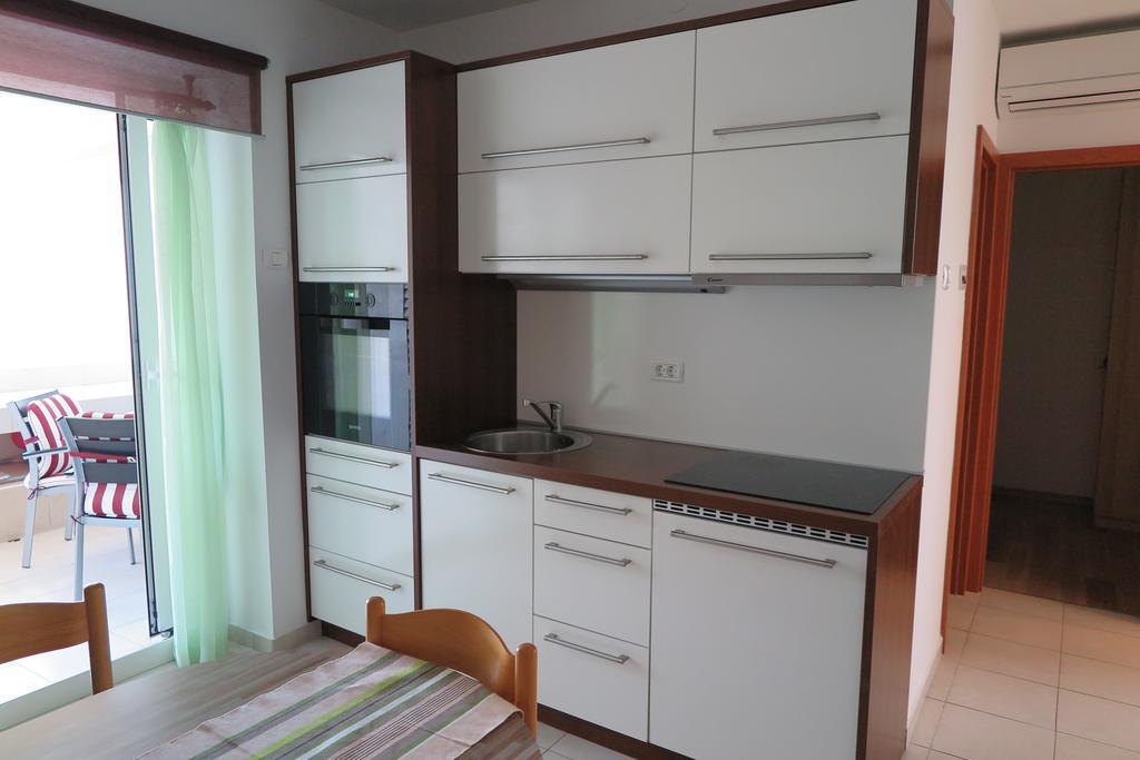 Apartment Omerovic Novalja Exterior photo