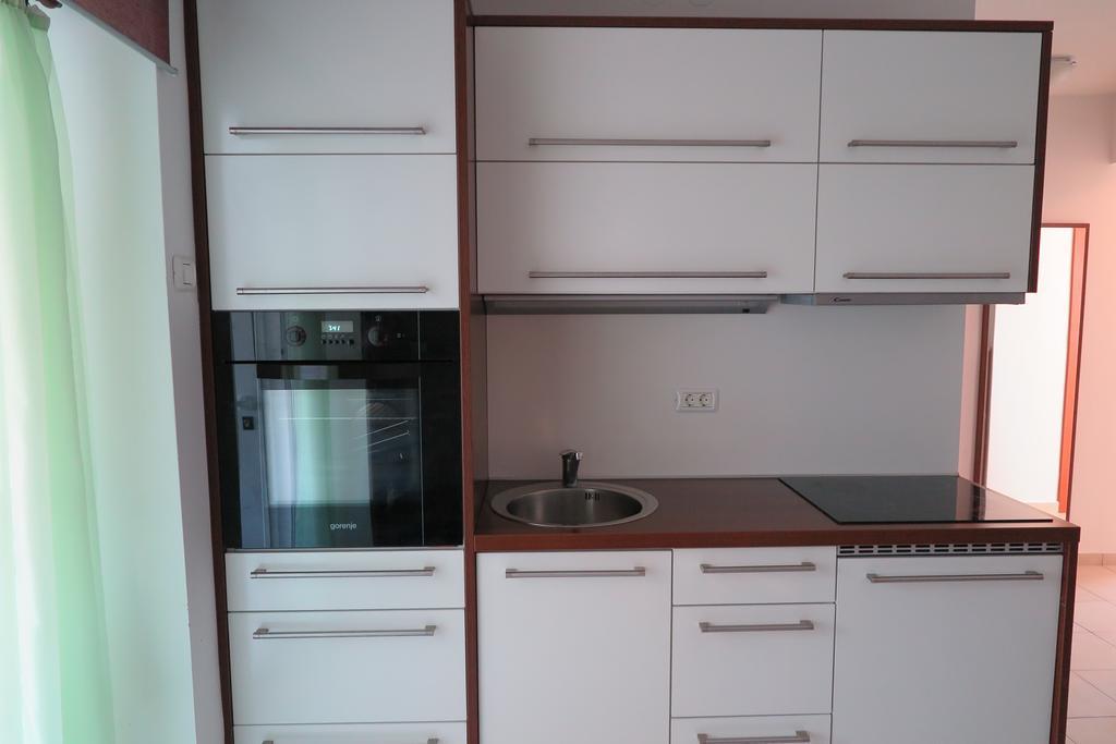 Apartment Omerovic Novalja Exterior photo