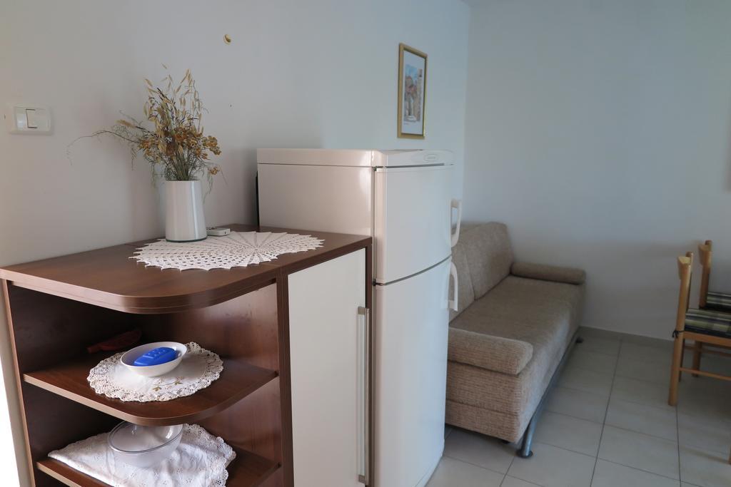 Apartment Omerovic Novalja Exterior photo