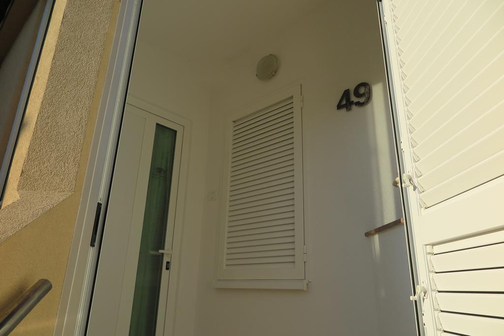 Apartment Omerovic Novalja Exterior photo