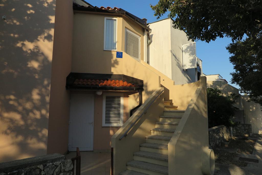 Apartment Omerovic Novalja Exterior photo